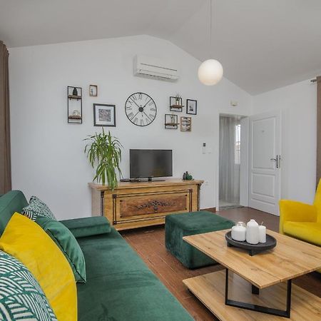 Apartment Marina Malinska Eksteriør billede