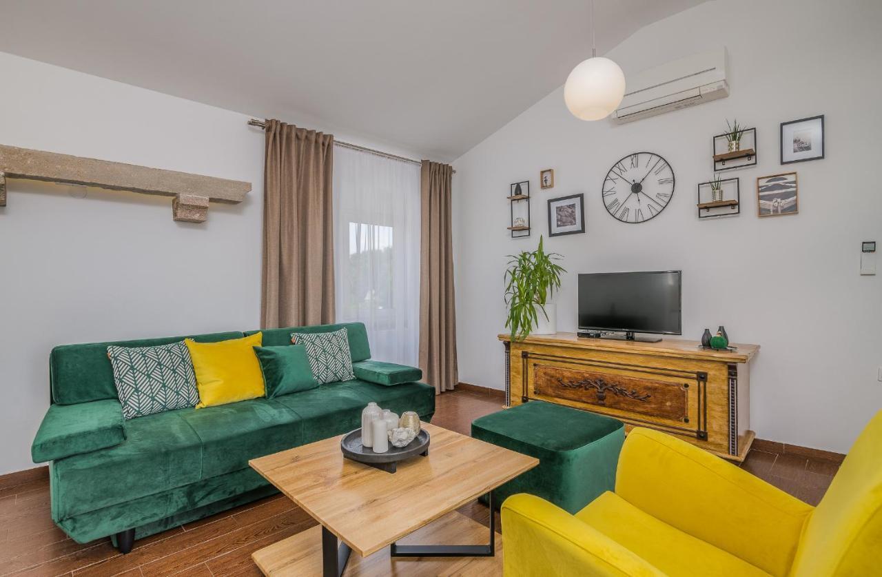 Apartment Marina Malinska Eksteriør billede
