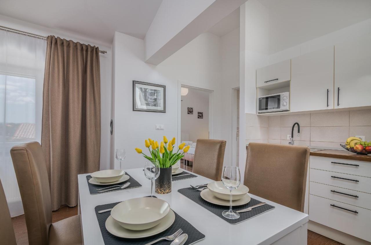 Apartment Marina Malinska Eksteriør billede
